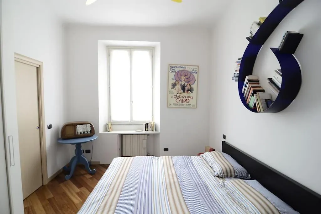Quiet & Bright In A Sparkly District! Apartment Milan